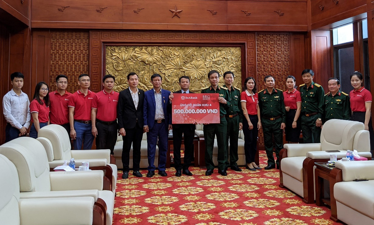 Tập đoàn BRG và ngân hàng SeABank trao tặng hơn 2 tỷ đồng chung tay ủng hộ miền Trung - Ảnh 2.
