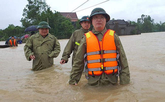 Chủ tịch UBND tỉnh Nghệ An Nguyễn Đức Trung vào tâm lũ Đô Lương, Thanh Chương - Ảnh 2.