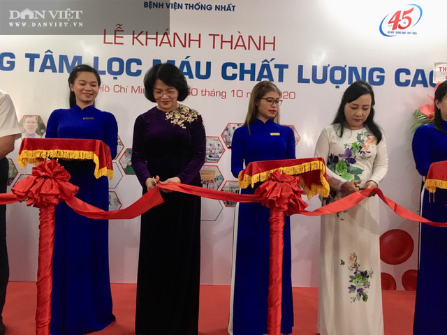 Phó Chủ tịch nước Đặng Thị Ngọc Thịnh khánh thành Trung tâm lọc máu chất lượng cao - Ảnh 1.