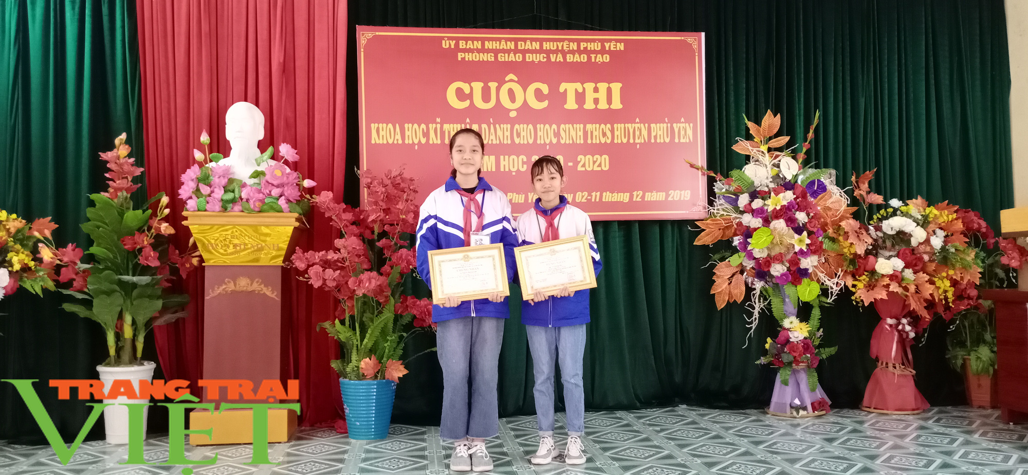 Nữ sinh say mê nghiên cứu khoa học kỹ thuật - Ảnh 4. Nữ sinh say mê nghiên cứu khoa học kỹ thuật - Ảnh 4.