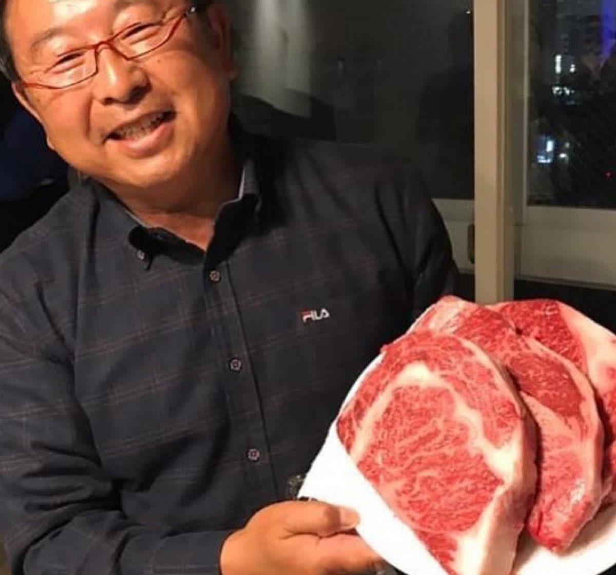 Thịt bò thượng hạng Ozaki có gì đặc biệt mà giá cao ngất ngưởng? - Ảnh 3. Thịt bò thượng hạng Ozaki có gì đặc biệt mà giá cao ngất ngưởng? - Ảnh 3.