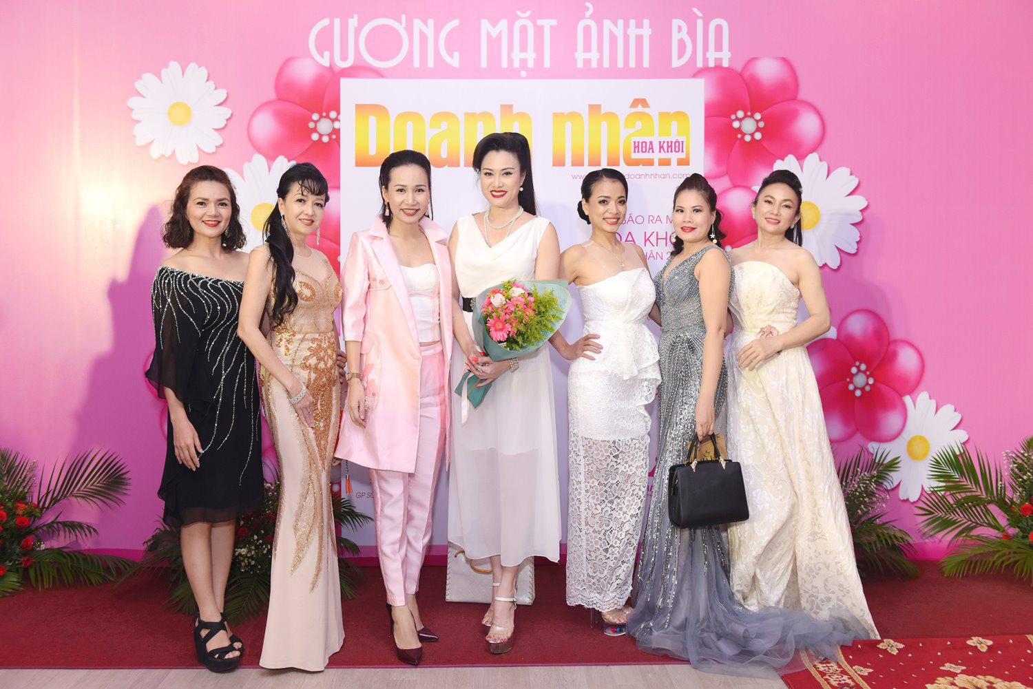 Vòng chung kết cuộc thi Hoa khôi Doanh nhân Việt Nam tìm kiếm mỹ nhân tài giỏi - Ảnh 5.