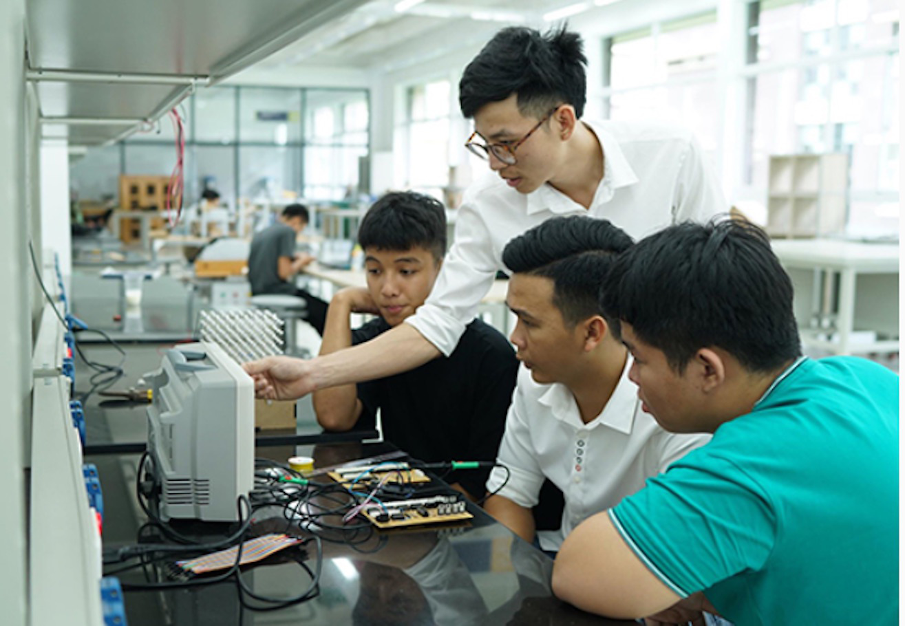Bình Dương: Liên kết xây dựng Thành phố thông minh để phát triển - Ảnh 2.