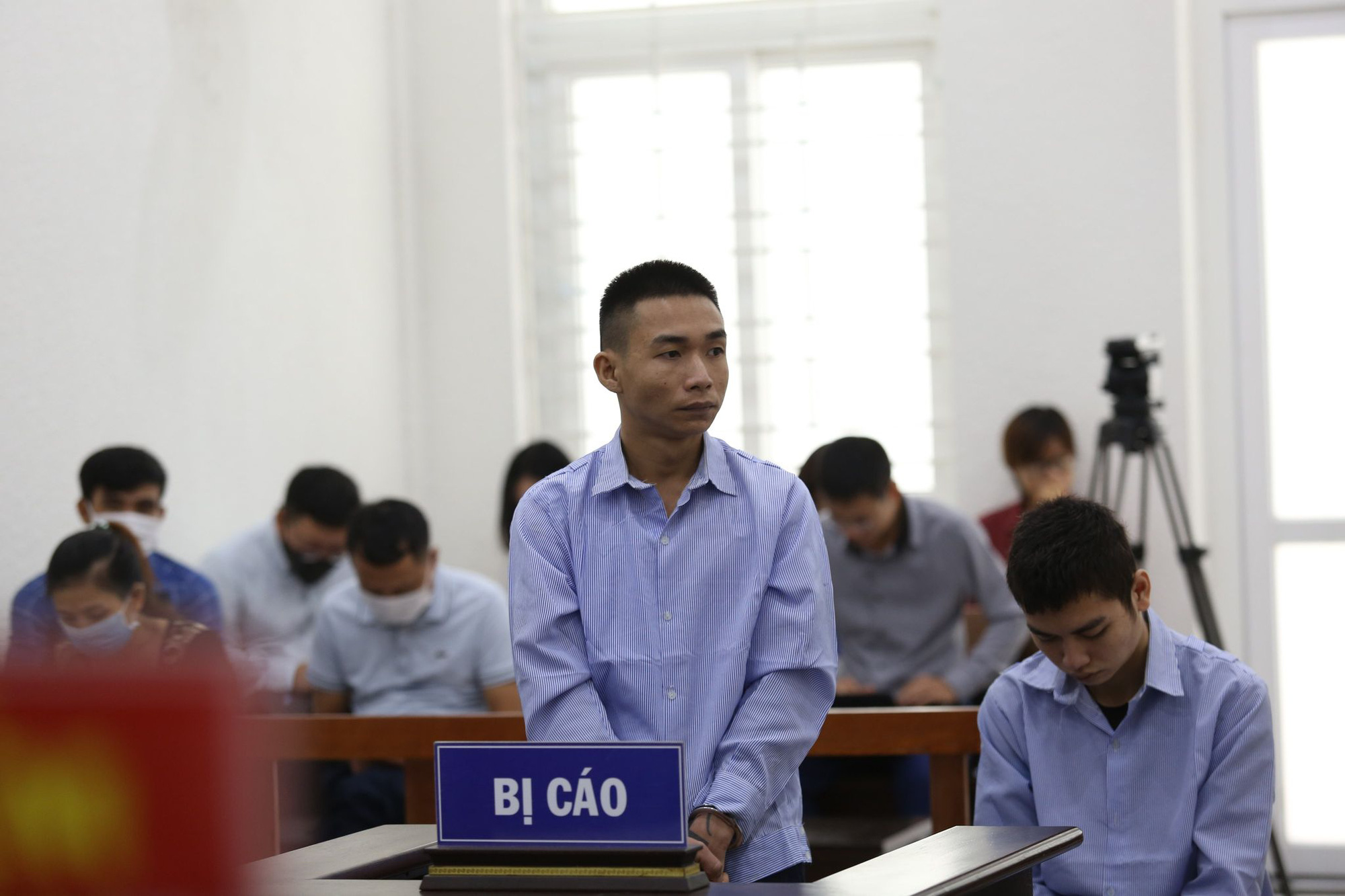 Diễn biến phiên xét xử vụ sát hại nam sinh chạy Grab tại Hà Nội - Ảnh 1.