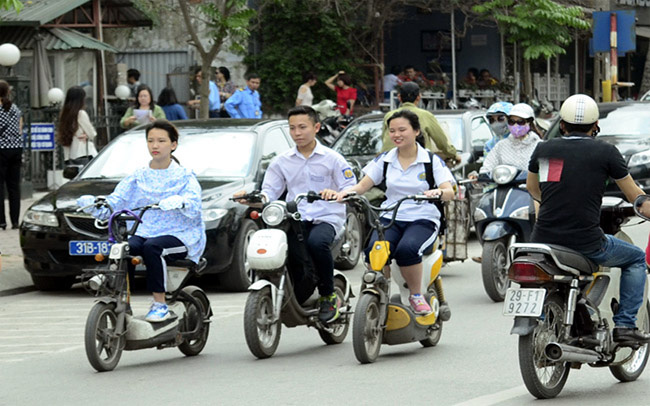 Hơn 3 triệu xe máy điện sẽ phải mua bảo hiểm trách nhiệm dân sự bắt buộc - Ảnh 1. Hơn 3 triệu xe máy điện sẽ phải mua bảo hiểm trách nhiệm dân sự bắt buộc - Ảnh 1.