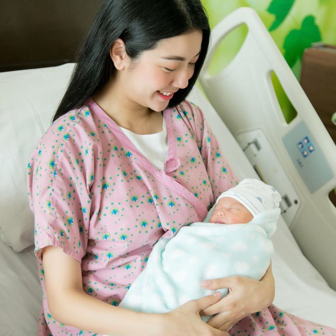 Hoa hậu Mai Phương Thúy ôm chặt Minh Hằng không rời giữa chốn đông người - Ảnh 8.