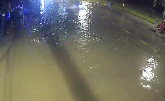 TT-Huế: Sơ tán 37.000 người, 2 hồ thủy điện nước về bao nhiêu phải xả bấy nhiêu  - Ảnh 3.