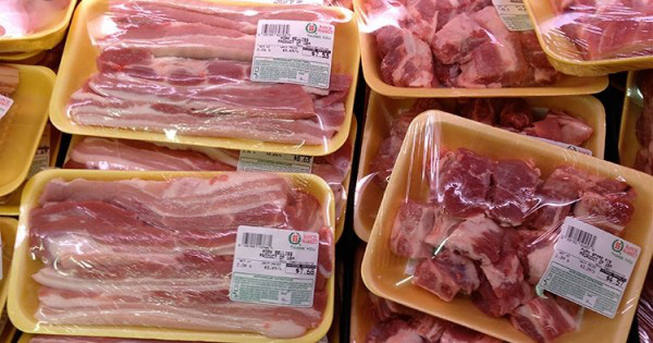 Thịt lợn nhập khẩu có giá rẻ như rau, tràn ra thị trường - Ảnh 2. Thịt lợn nhập khẩu có giá rẻ như rau, tràn ra thị trường - Ảnh 2.