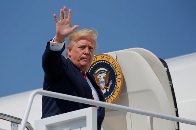 Trump có thể rời khỏi Mỹ để tránh bị điều tra sau khi mãn nhiệm - Ảnh 1.