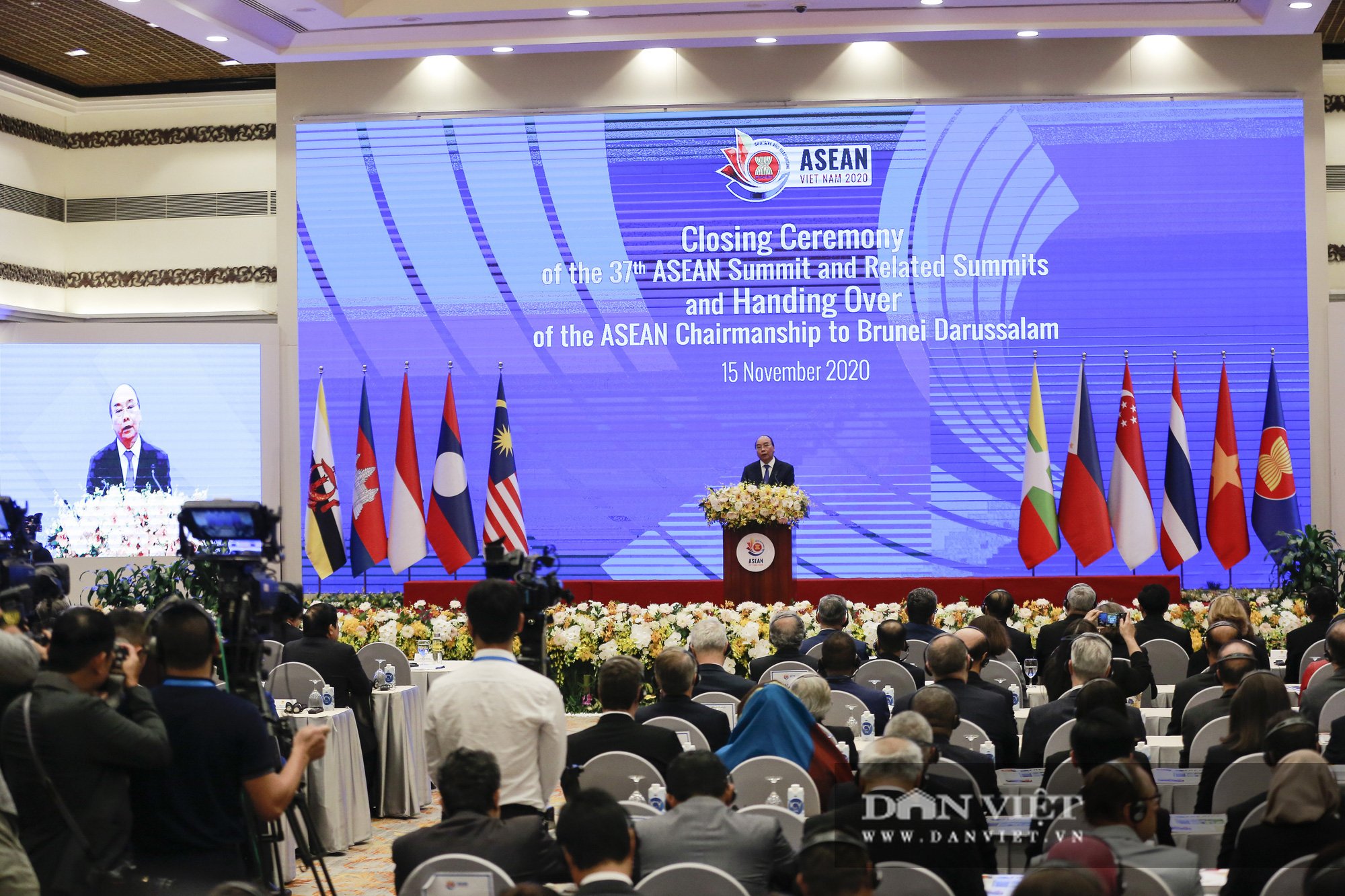 Bế mạc Hội nghị Cấp cao ASEAN 37 và chuyển giao vai trò Chủ tịch ASEAN - Ảnh 1.
