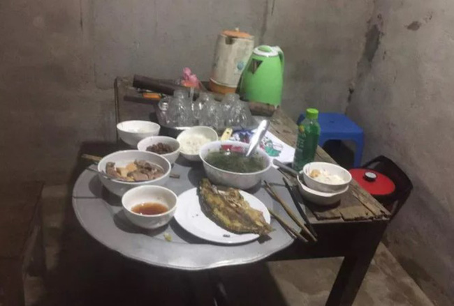 Gia cảnh túng quẫn của gia đình có bố chồng cầm búa đánh trọng thương con dâu, hai cháu nội vì nồi canh - Ảnh 1.