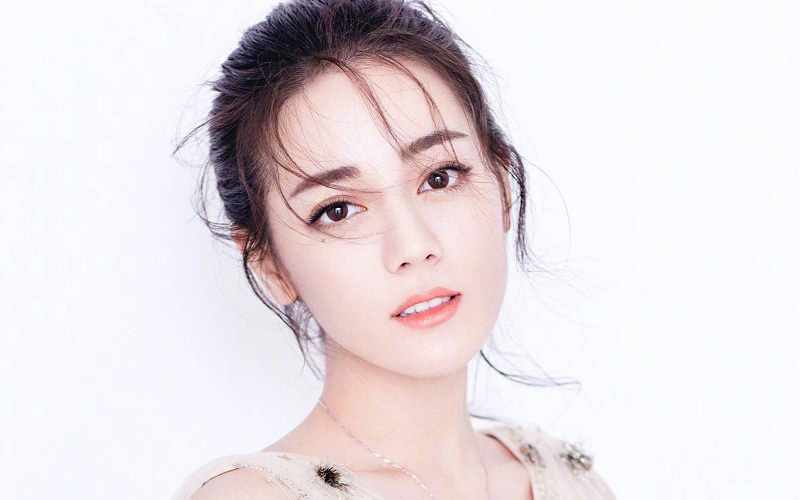 Phụ nữ sở hữu 3 đặc điểm &quot;vàng&quot; này trên gương mặt, số mệnh vàng mười, hậu vận viên mãn - Ảnh 2.