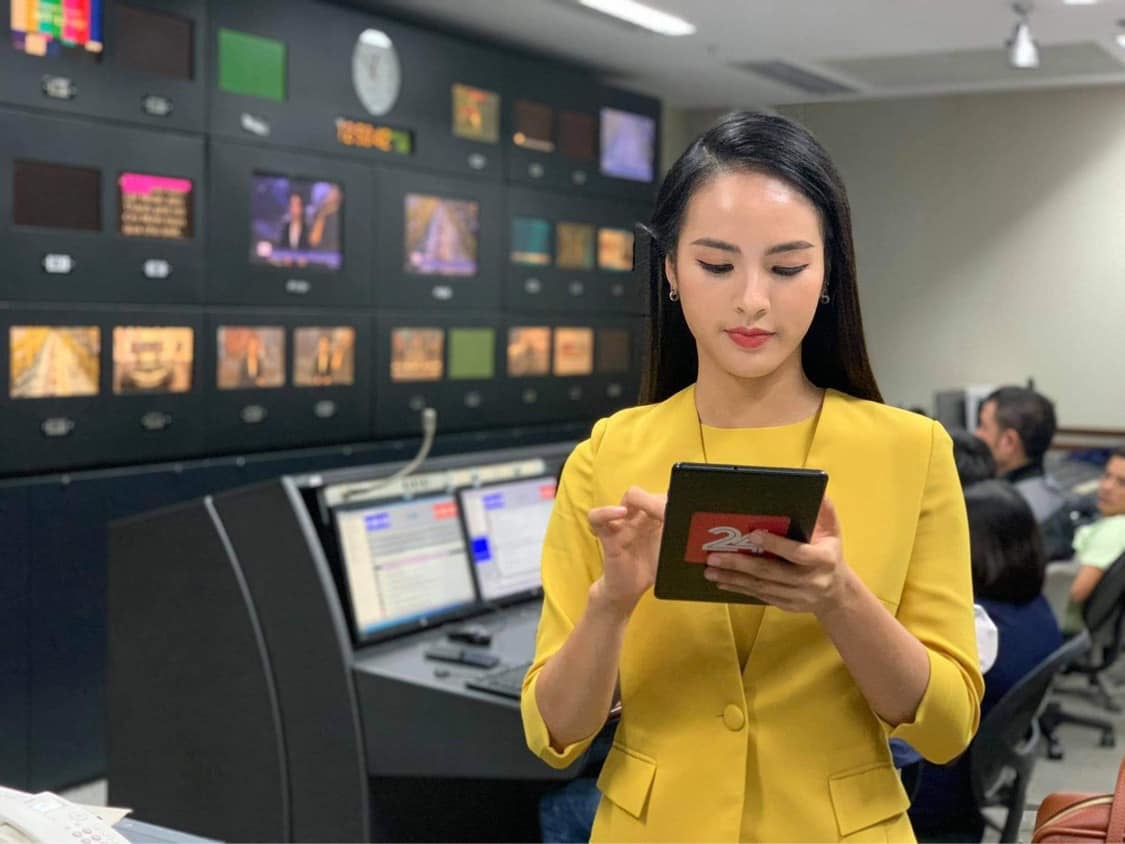 MC Quỳnh Nga trẻ nhất VTV24 không áp lực khi bị so sánh với Thụy Vân - Ảnh 5.