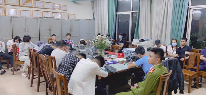 30 người dương tính với ma túy trong quán bar ở Hà Nội - Ảnh 3.