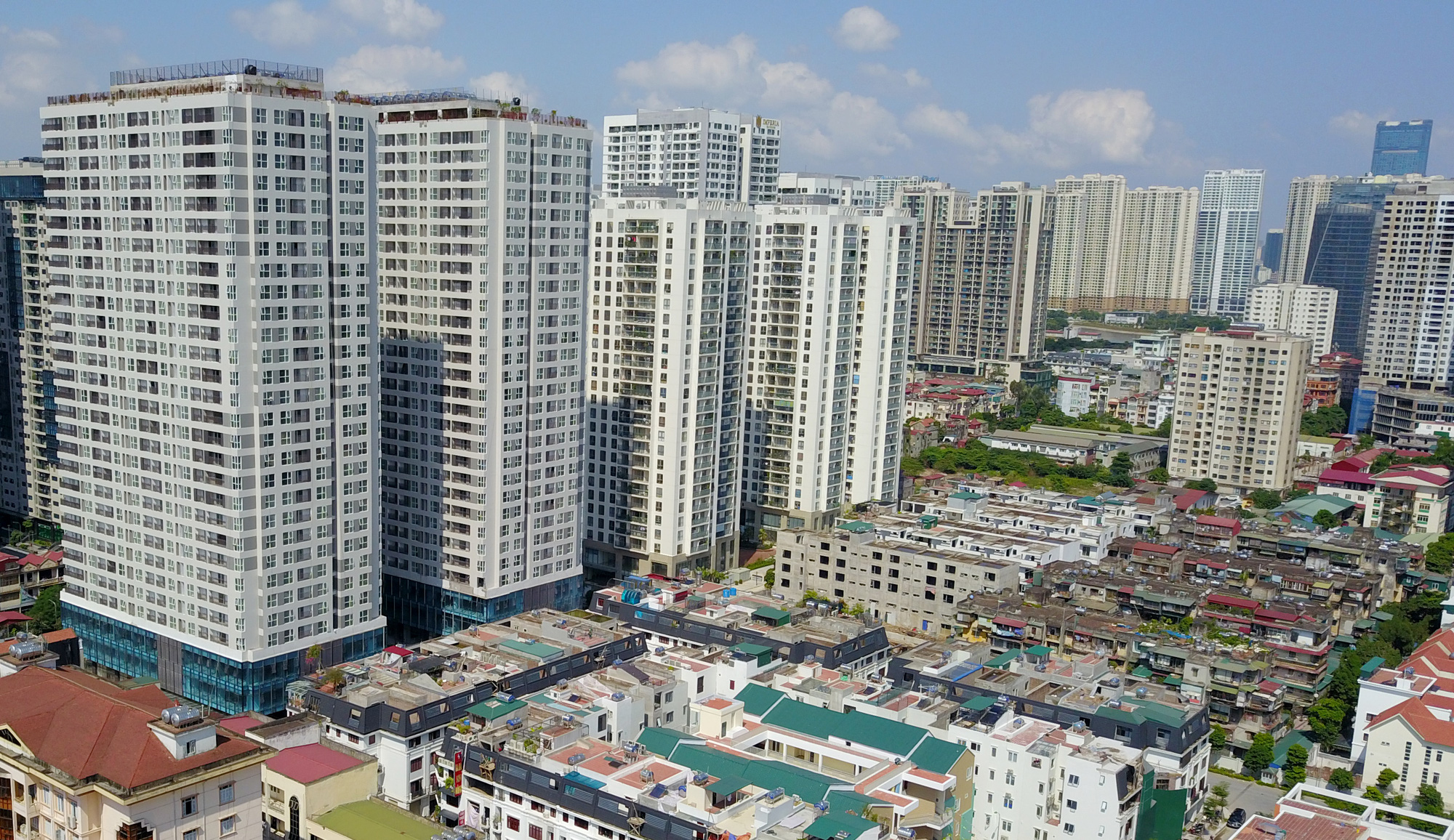 Hà Nội: Giá đất ngoại thành tăng 50%, nhà phố đạt giá kỷ lục - Ảnh 2.