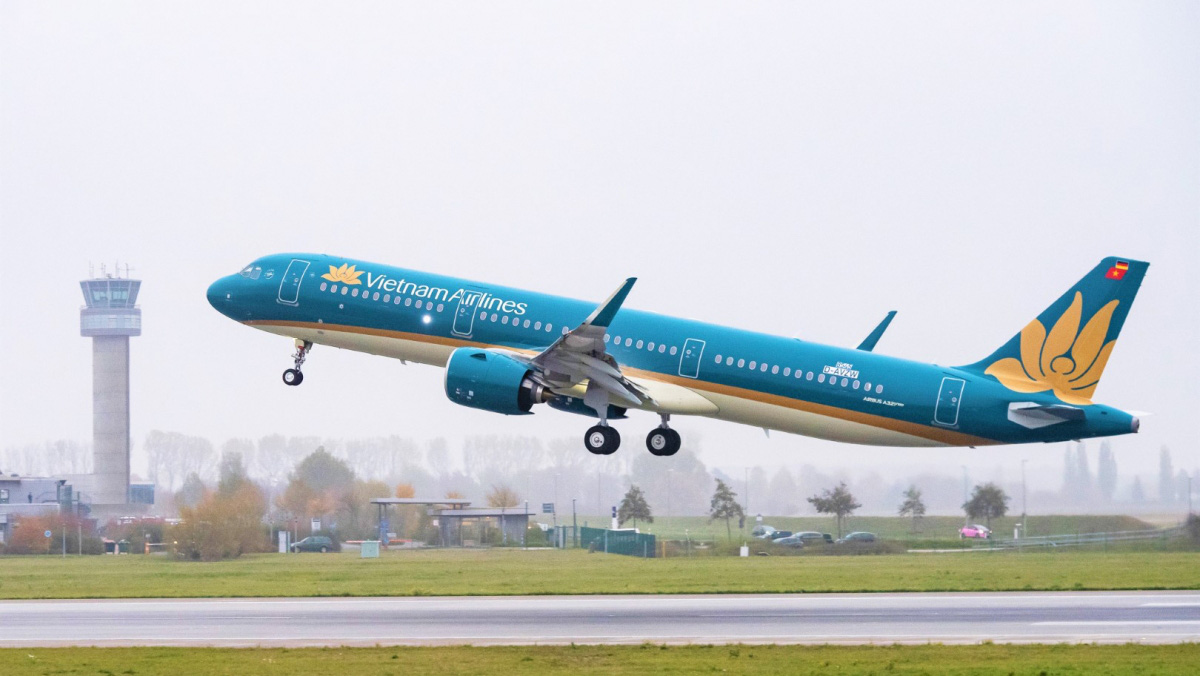 PGS.TS Phạm Thế Anh: Giải cứu Vietnam Airlines, - Ảnh 3. Giải cứu Vietnam Airlines: Tái cấp vốn thì dân nghèo gánh "thuế lạm phát", tăng vốn là sử dụng tiền thuế của dân