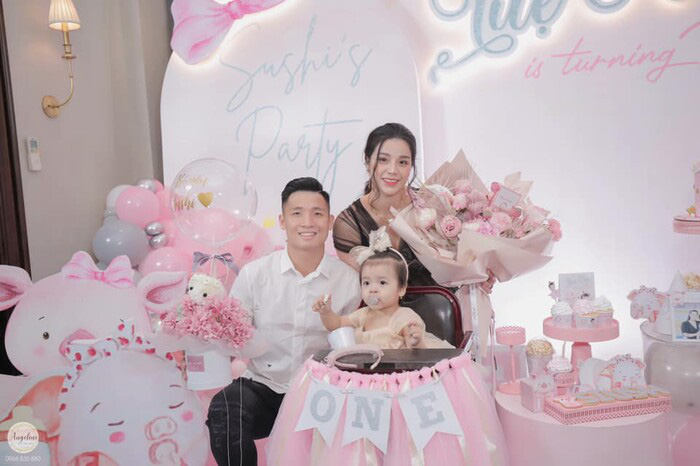 &quot;Bắt chước&quot; Công Phượng, Bùi Tiến Dũng tổ chức cưới ở 3 địa điểm - Ảnh 1.