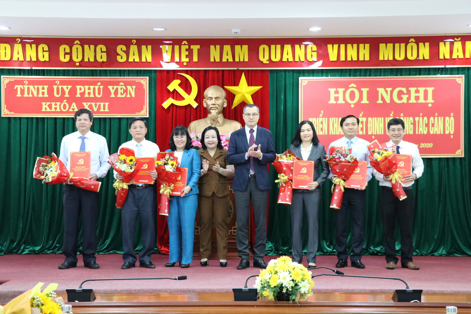 Phú Yên: Điều động, bổ nhiệm 19 nhân sự chủ chốt - Ảnh 1.