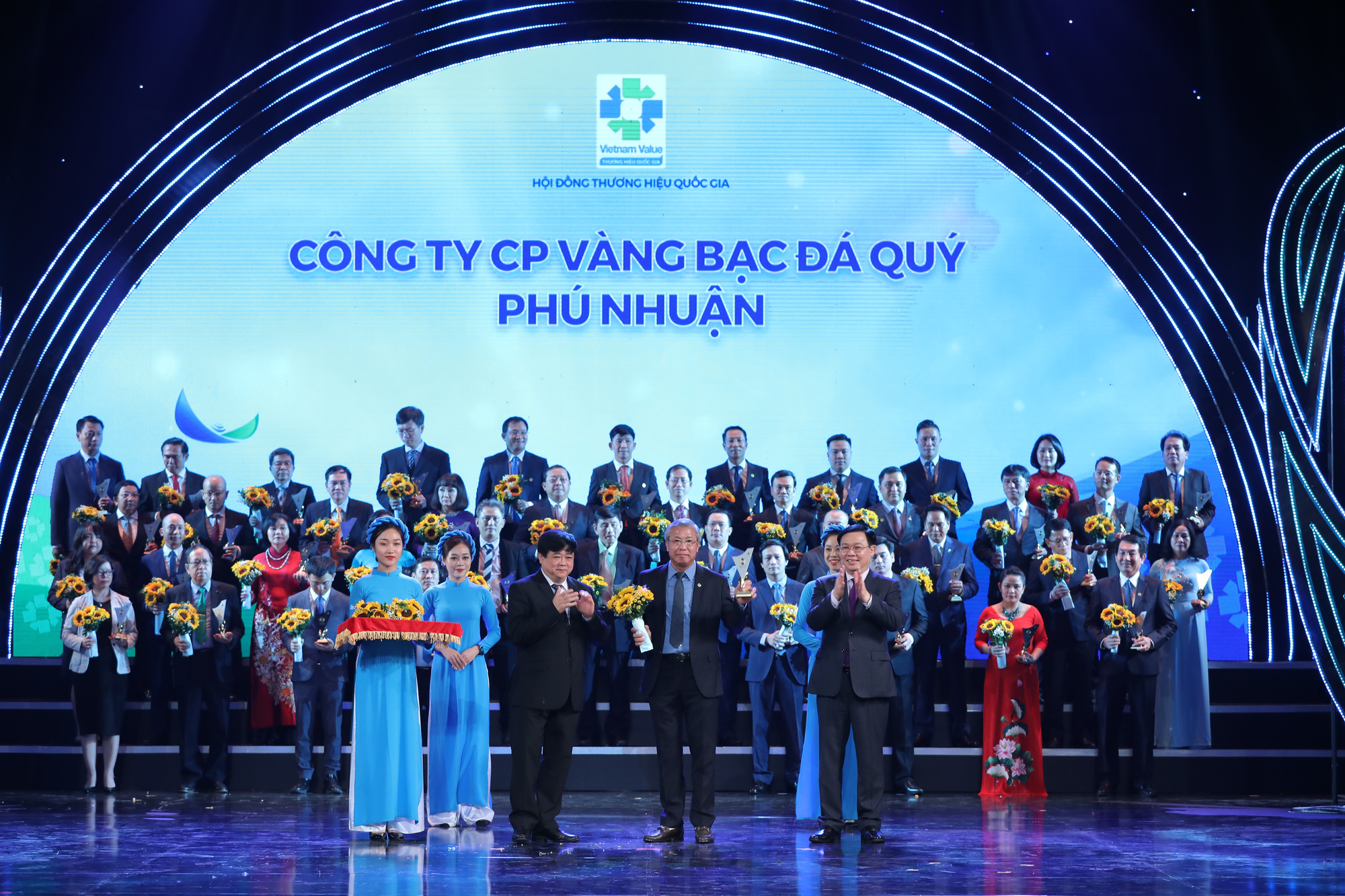 PNJ đạt thương hiệu Quốc gia 12 năm liên tiếp - Ảnh 1.
