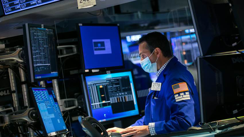 S&P 500 lập đỉnh kỷ lục mới trong phiên giao dịch cuối tuần - Ảnh 1. S&P 500 lập đỉnh kỷ lục mới trong phiên giao dịch cuối tuần - Ảnh 1.
