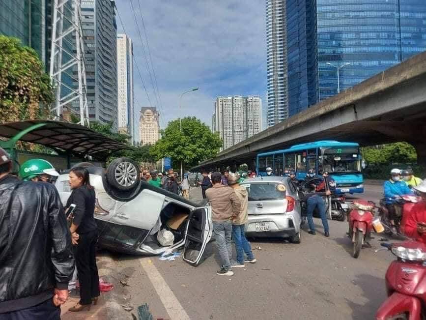 Tai nạn giao thông liên hoàn trên đường Phạm Hùng, 4 người bị thương - Ảnh 3.