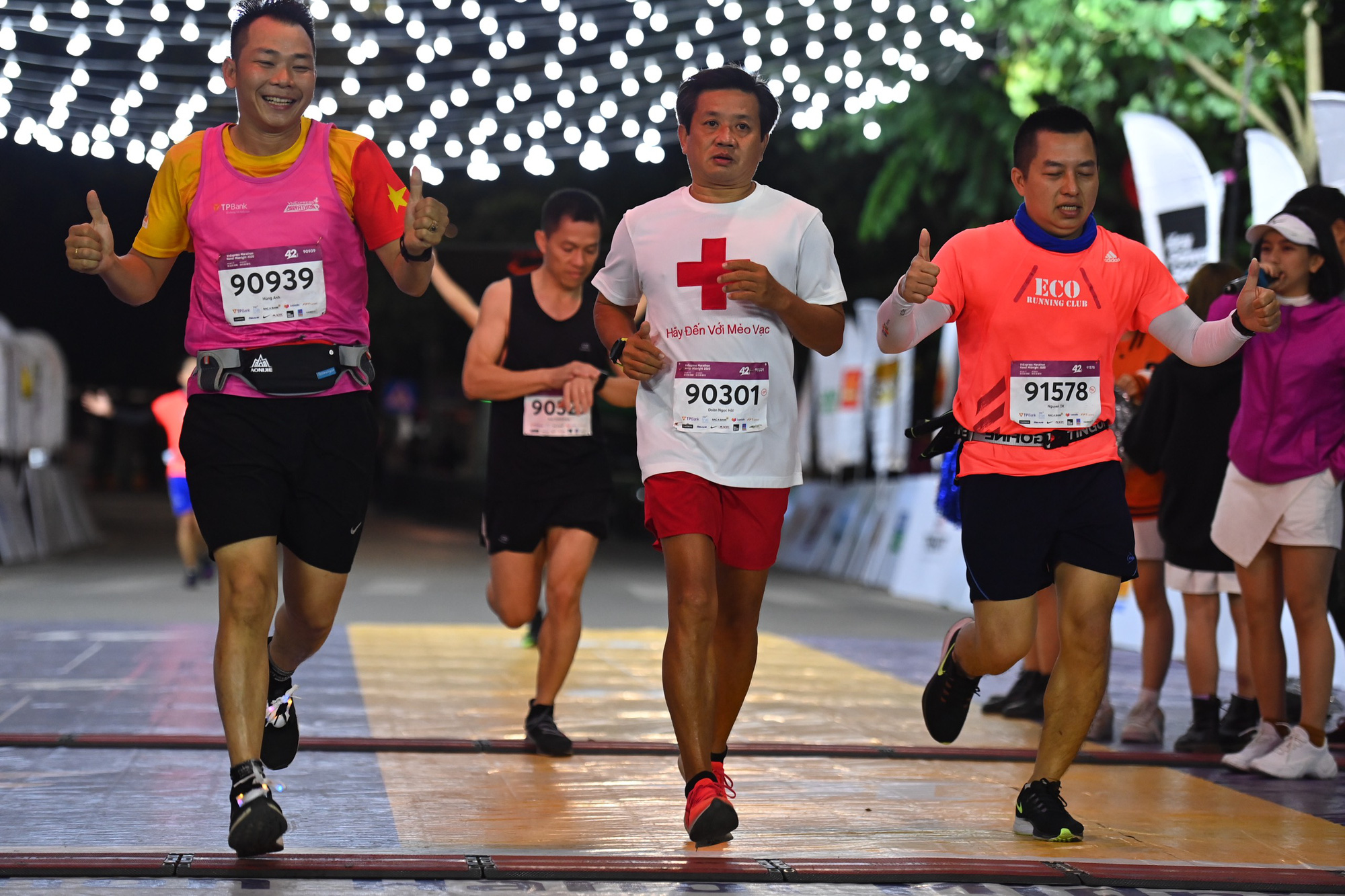 Ông Đoàn Ngọc Hải hoàn thành cự ly 42km