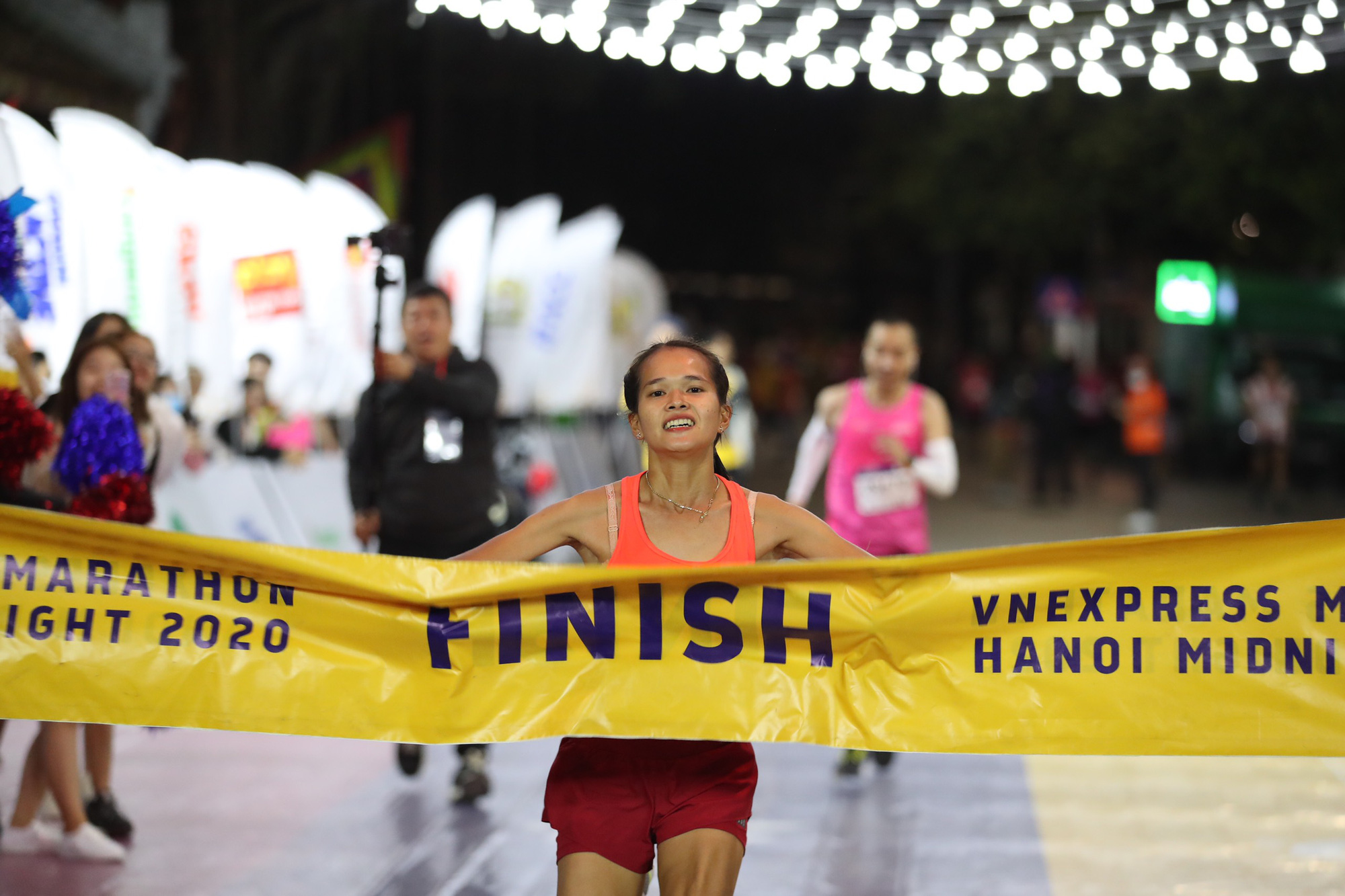 Ông Đoàn Ngọc Hải chinh phục VnExpress Marathon Hanoi Midnight  - Ảnh 5.