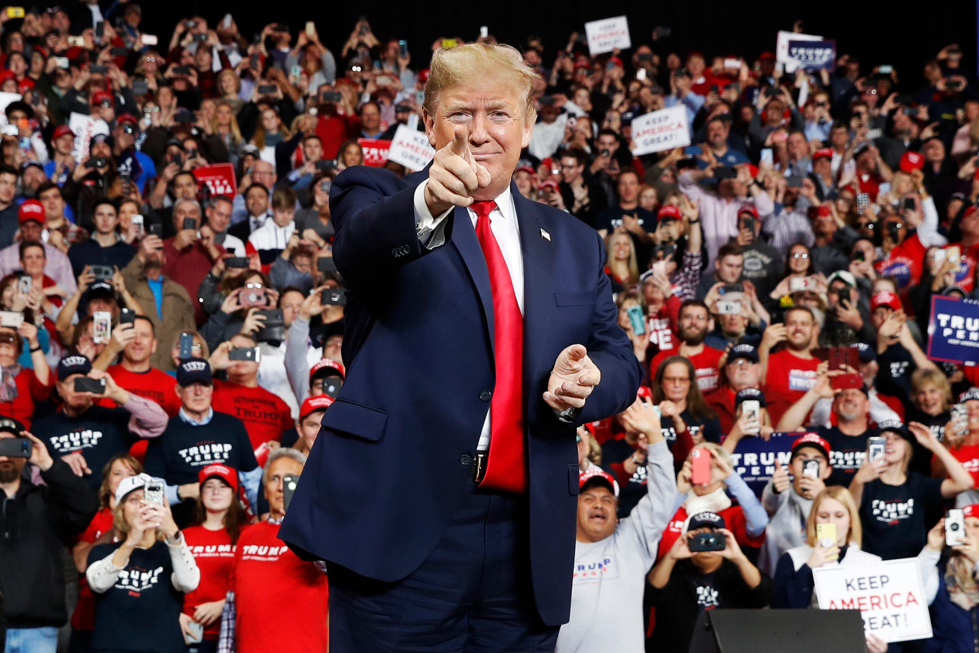 2 lần Trump tranh cử là 2 'cú tát' vào kết quả thăm dò cử tri - Ảnh 1. 2 lần Trump tranh cử là 2 'cú tát' vào kết quả thăm dò cử tri - Ảnh 1.