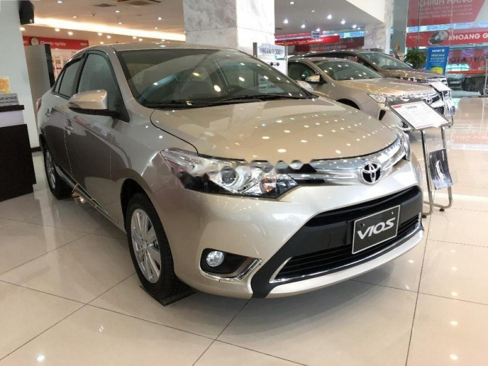 "Top" những mẫu xe dùng 5 năm vẫn giữ giá, được người Việt săn đón - Ảnh 1. "Top" những mẫu xe dùng 5 năm vẫn giữ giá, được người Việt săn đón - Ảnh 1.
