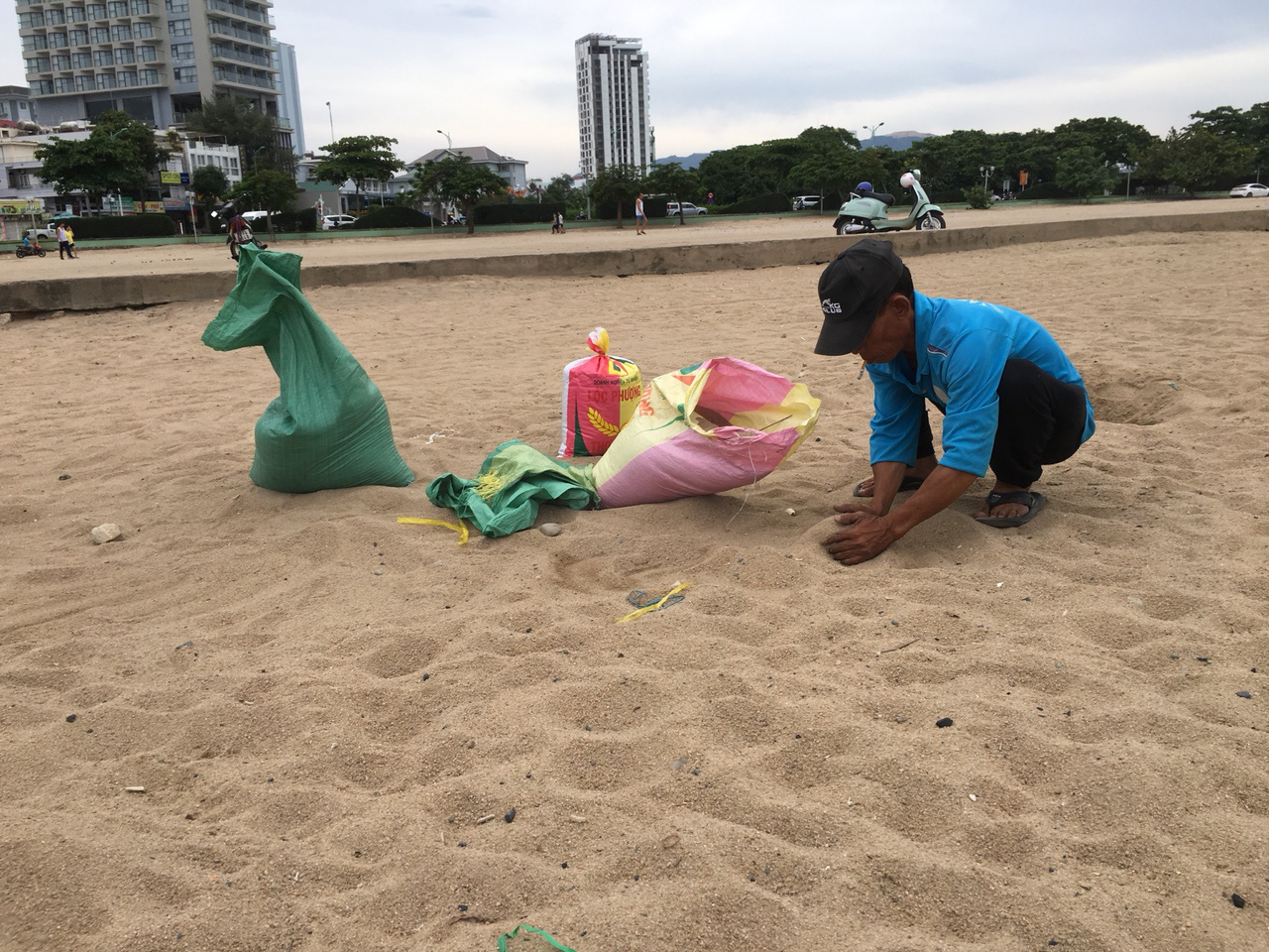 Khánh Hòa: Công điện khẩn về việc tập trung ứng phó bão số 10 và mưa lũ - Ảnh 1. Khánh Hòa: Công điện khẩn về việc tập trung ứng phó bão số 10 và mưa lũ - Ảnh 1.