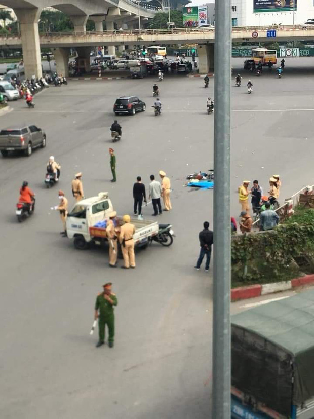 Truy tìm xe tải bỏ chạy sau khi tông tử vong người phụ nữ đi xe đạp điện - Ảnh 2.