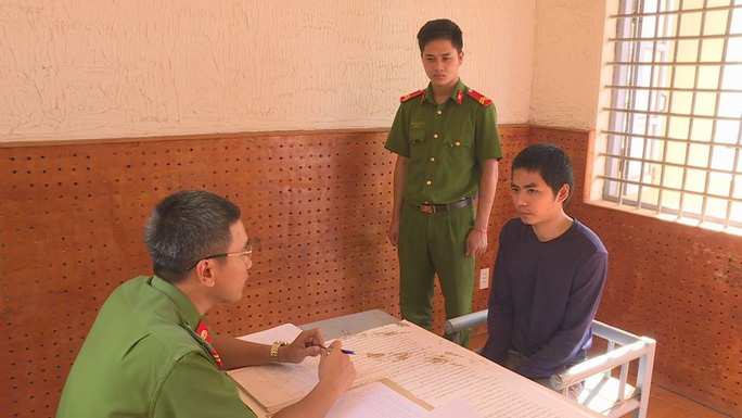 Giả quản lý thị trường, dọa 50 DN "sắp kiểm tra, muốn bỏ qua phải có quà" - Ảnh 1. Giả quản lý thị trường, dọa 50 DN "sắp kiểm tra, muốn bỏ qua phải có quà" - Ảnh 1.