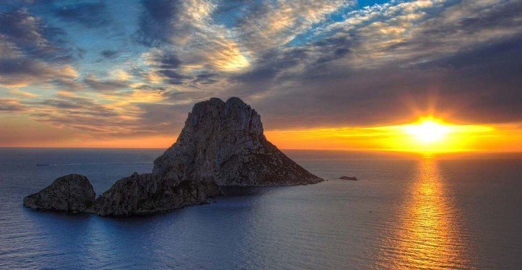 Es Vedra - Hòn đảo bí ẩn nhất thế giới có gì đặc biệt?