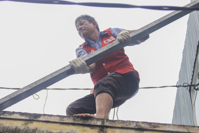 Quảng Ngãi: UNDP phối hợp Hội Chữ thập đỏ tỉnh hỗ trợ khẩn cấp cho người dân - Ảnh 4. Quảng Ngãi: UNDP phối hợp Hội Chữ thập đỏ tỉnh hỗ trợ khẩn cấp cho người dân - Ảnh 4.