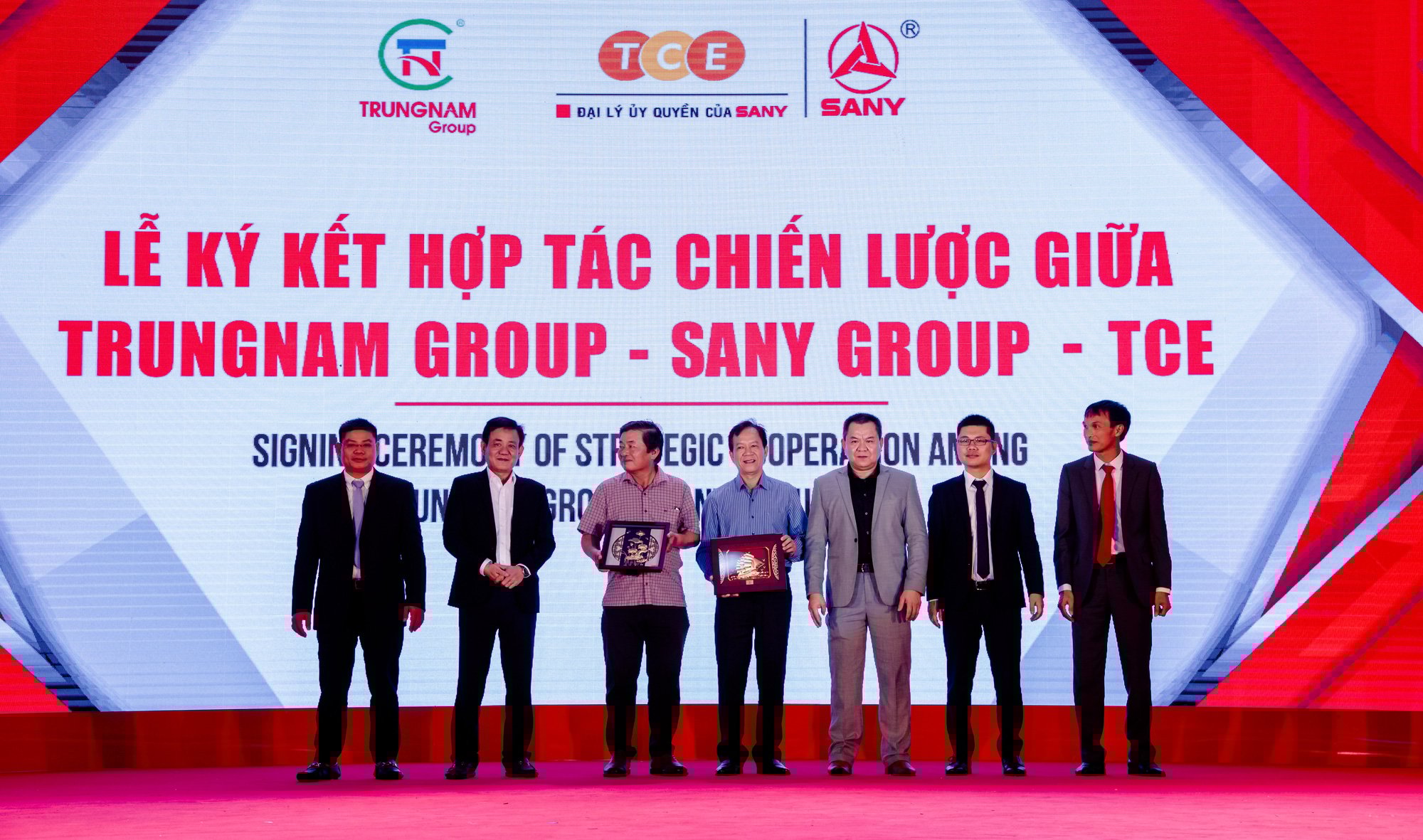 Lễ bàn giao thiết bị phục vụ dự án năng lượng tái tạo trị giá 67 triệu USD - Ảnh 4. Lễ bàn giao thiết bị phục vụ dự án năng lượng tái tạo trị giá 67 triệu USD - Ảnh 4.