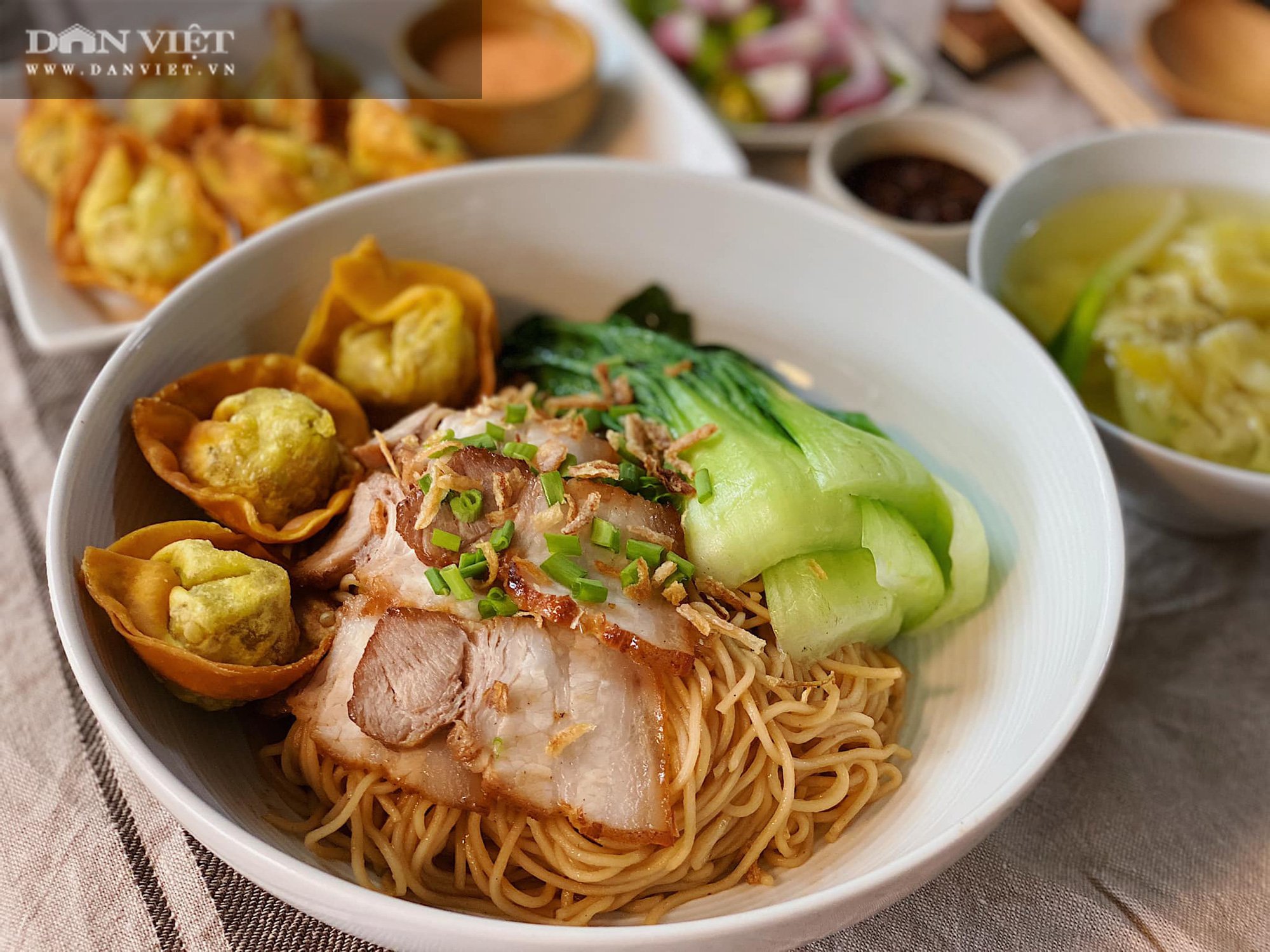 Bí quyết làm món mì xá xíu hoành thánh khô mới lạ, ăn là nghiền - Ảnh 4.