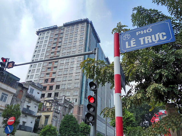 Xử lý trách nhiệm nhiều cán bộ để xảy ra sai phạm tại công trình 8B Lê Trực - Ảnh 2. Xử lý trách nhiệm nhiều cán bộ để xảy ra sai phạm tại công trình 8B Lê Trực - Ảnh 2.