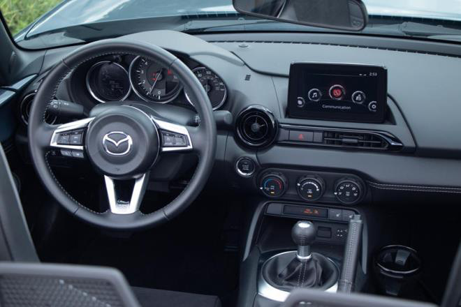 MX-5 Miata, xe thể thao mui trần 'ăn' khách nhất thế giới phiên bản 2021 - Ảnh 6. MX-5 Miata, xe thể thao mui trần 'ăn' khách nhất thế giới phiên bản 2021 - Ảnh 6.