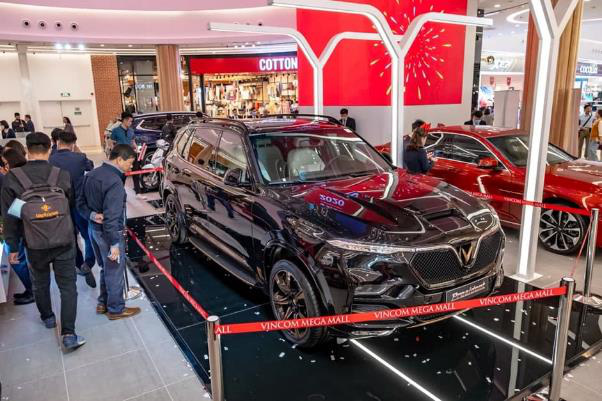 VinFast khai trương showroom 3S mới tại Vincom Mega Mall Ocean Park - Ảnh 2.