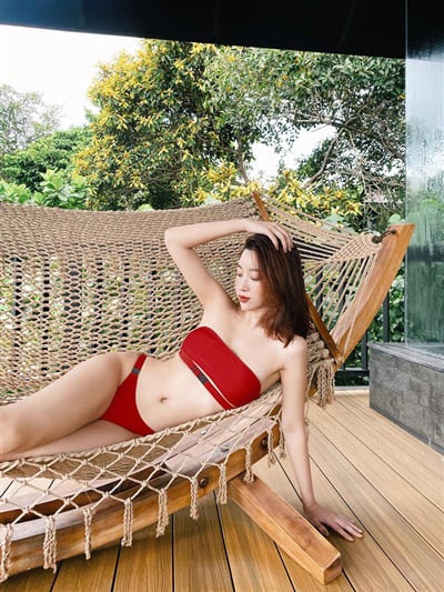 Đỗ Mỹ Linh mặc váy &quot;nửa kín nửa hở&quot; xuyên thấu quyến rũ hút mắt khiến fan &quot;cười ngất&quot; vì 1 câu nói - Ảnh 7.