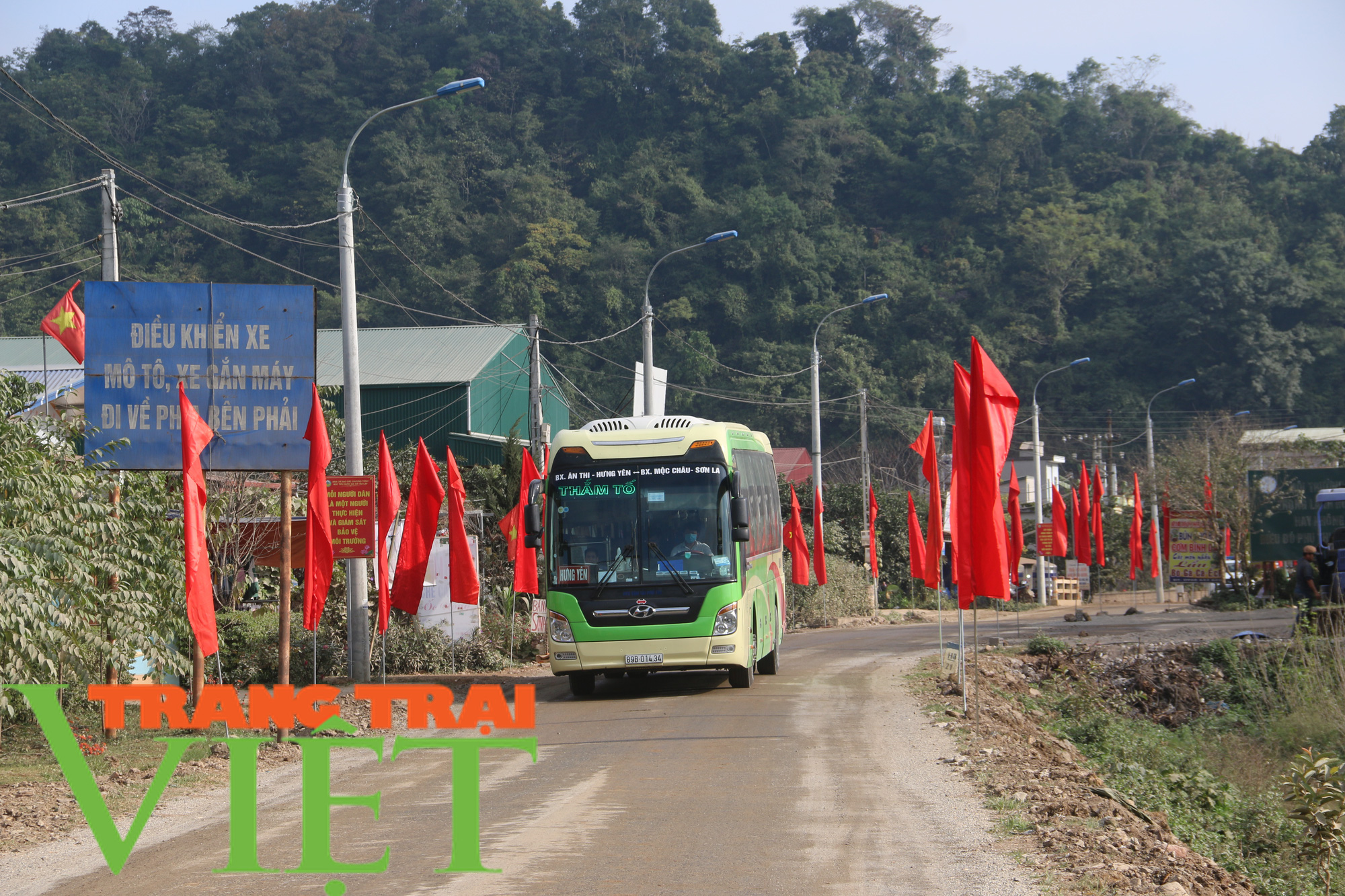 Niềm vui trên xã nông thôn mới Tân Lập - Ảnh 1.