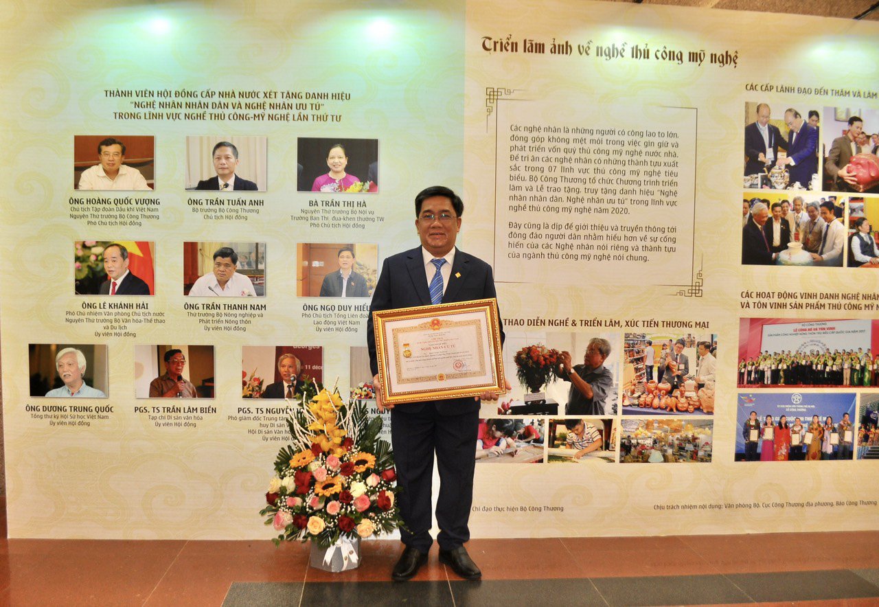 PNJ vinh dự có 6 nghệ nhân được trao tặng danh hiệu nghệ nhân ưu tú ngành Kim Hoàn - Ảnh 6.