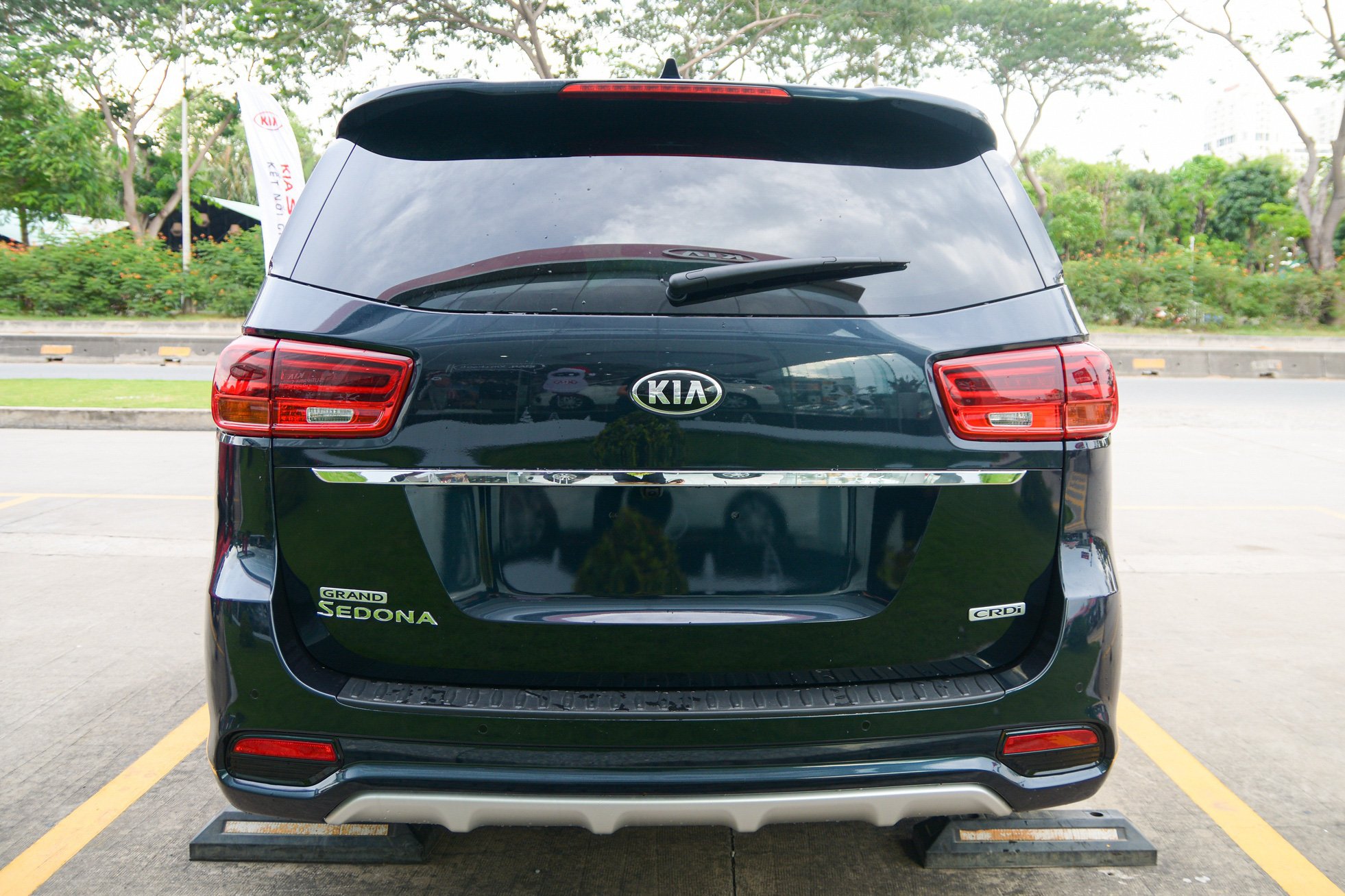 Chi tiết Kia Sedona Signature giá từ 1,289 tỷ đồng tại Việt Nam - Ảnh 16.