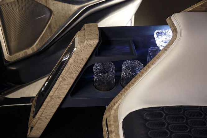 Xe siêu sang Aznom Palladium dài gần 6 mét của Italy - Ảnh 19. Xe siêu sang Aznom Palladium dài gần 6 mét của Italy - Ảnh 19.