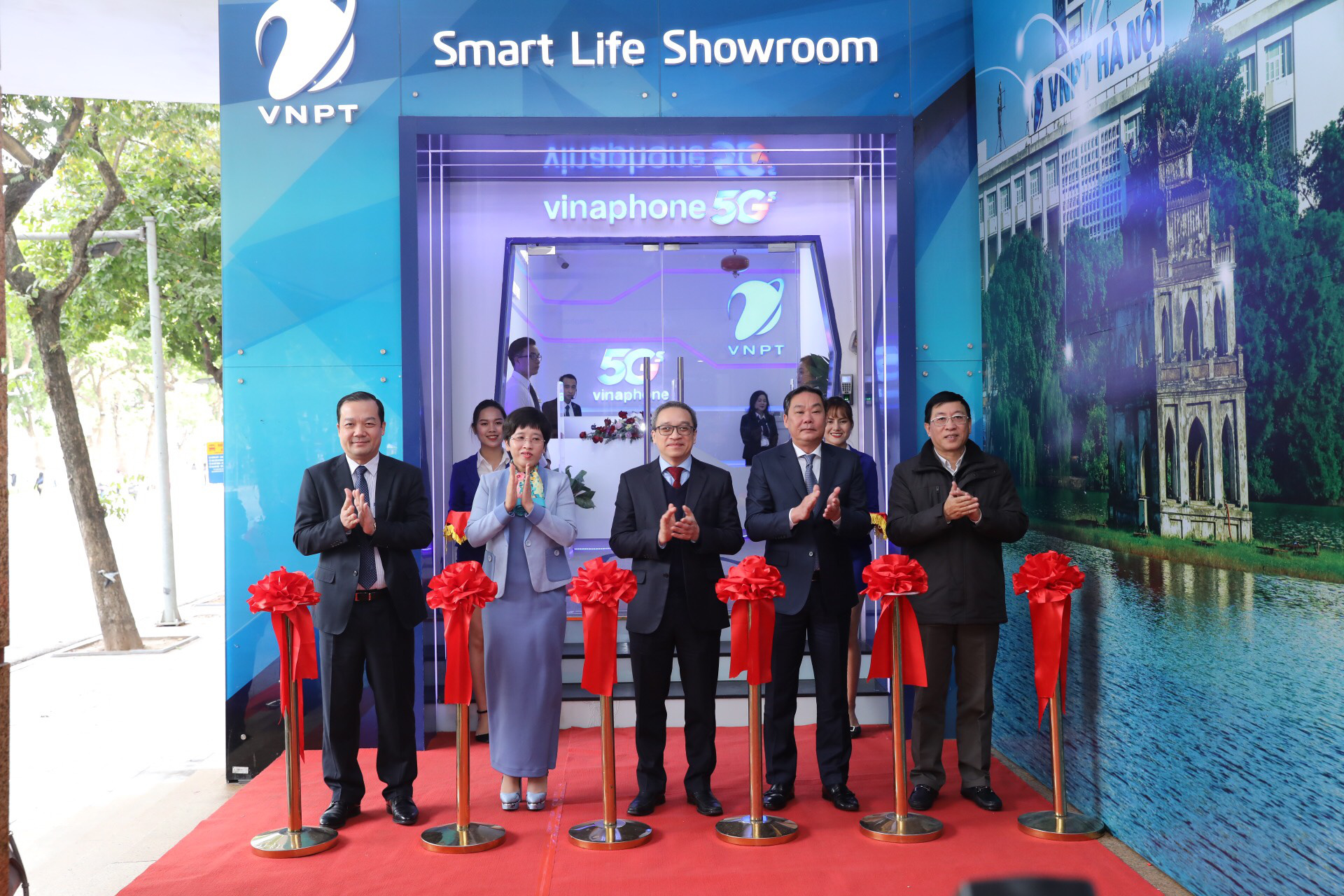 VNPT chính thức công bố vùng phủ sóng VinaPhone 5G tại Hà Nội và TP. Hồ Chí Minh - Ảnh 2.