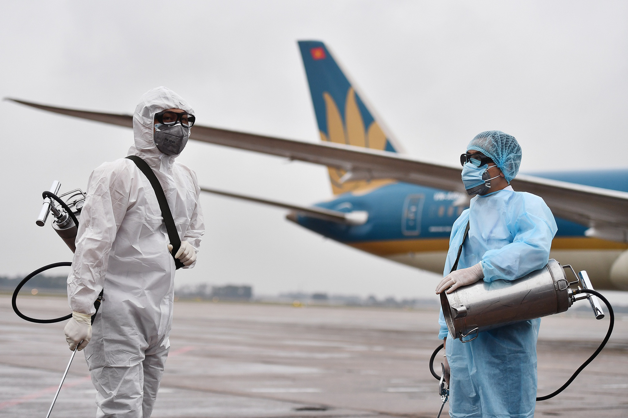 Khi nào nam tiếp viên Vietnam Airlines bị xử lý hình sự? - Ảnh 1. Khi nào nam tiếp viên Vietnam Airlines bị xử lý hình sự? - Ảnh 1.