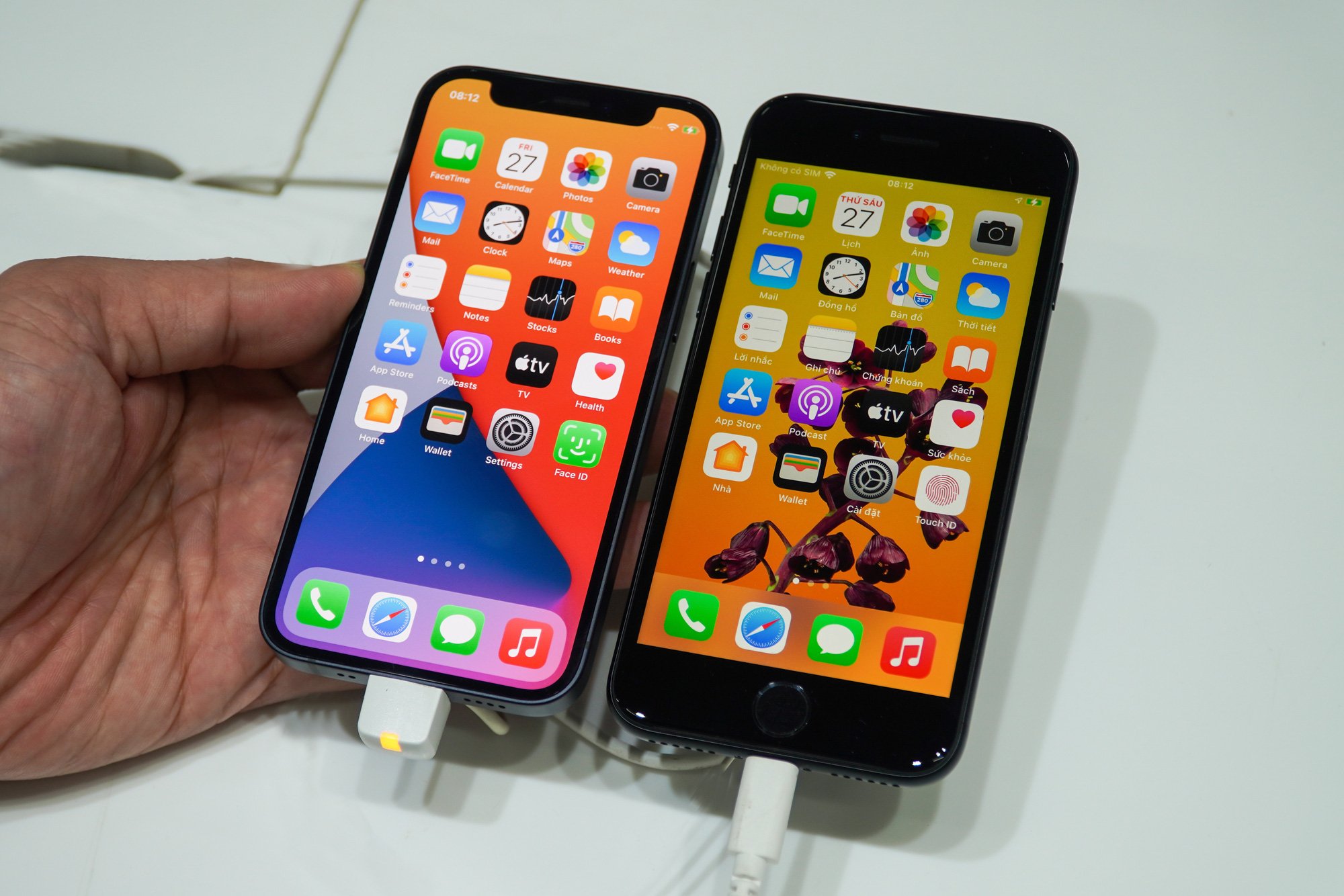 Trải nghiệm iPhone 12 mini: nhỏ, mạnh nhưng vẫn bị "ghẻ lạnh" - Ảnh 2. Trải nghiệm iPhone 12 mini: nhỏ, mạnh nhưng vẫn bị "ghẻ lạnh" - Ảnh 2.