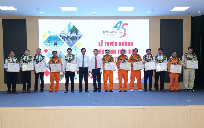 PC Gia Lai: Nở rộ những bông hoa chiến sĩ thi đua - Ảnh 2.