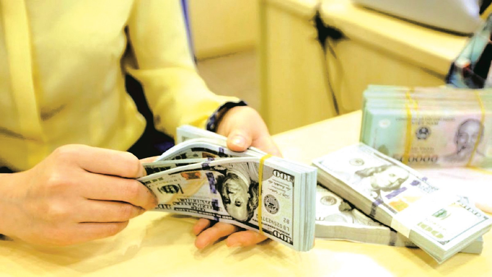 Vay 5 vạn tỷ USD, Vingroup của tỷ phú Phạm Nhật Vượng hưởng lợi khi VND lên giá? - Ảnh 1. Vay 5 vạn tỷ USD, Vingroup của tỷ phú Phạm Nhật Vượng hưởng lợi khi VND lên giá? - Ảnh 1.