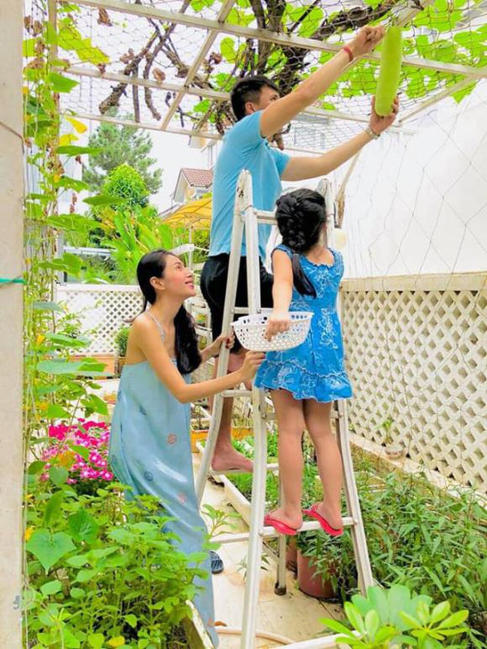 Thủy Tiên - Công Vinh tiết lộ kế hoạch sinh thêm con trong năm 2021 - Ảnh 1.